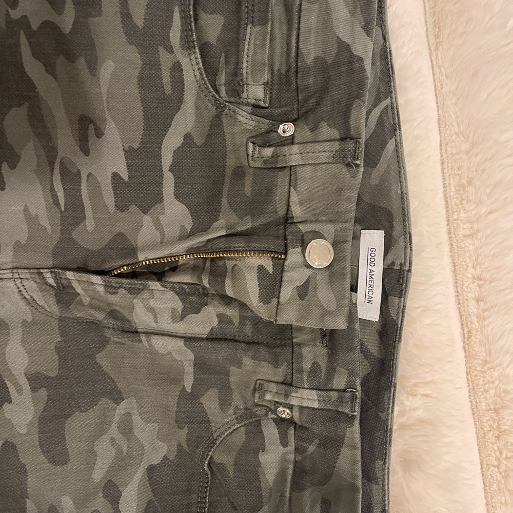 Good American Green Camo Skinny Pants - Picture 6 of 7